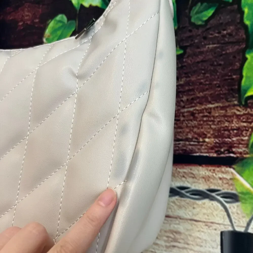 Steve Madden Chalk Quilted Hobo Bag Purse Handbag White Gray Supple 12x10x4